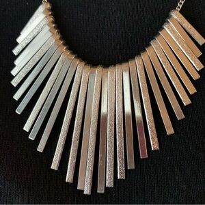 Statement Necklace EUC metal necklace silver tone metal